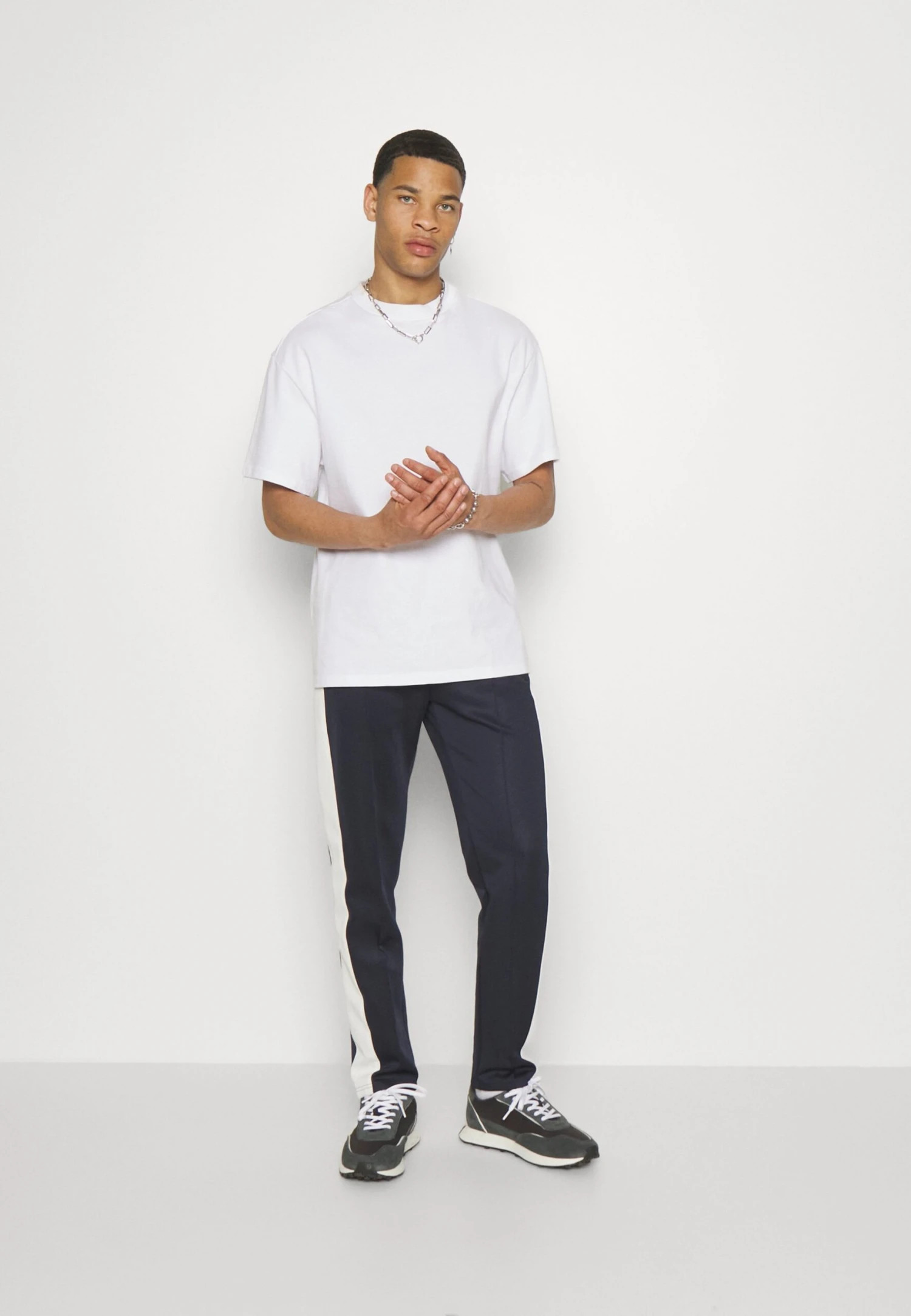 Redefined Rebel Rrluka Pants - Trainingsbroek - Navy - Afbeelding 2