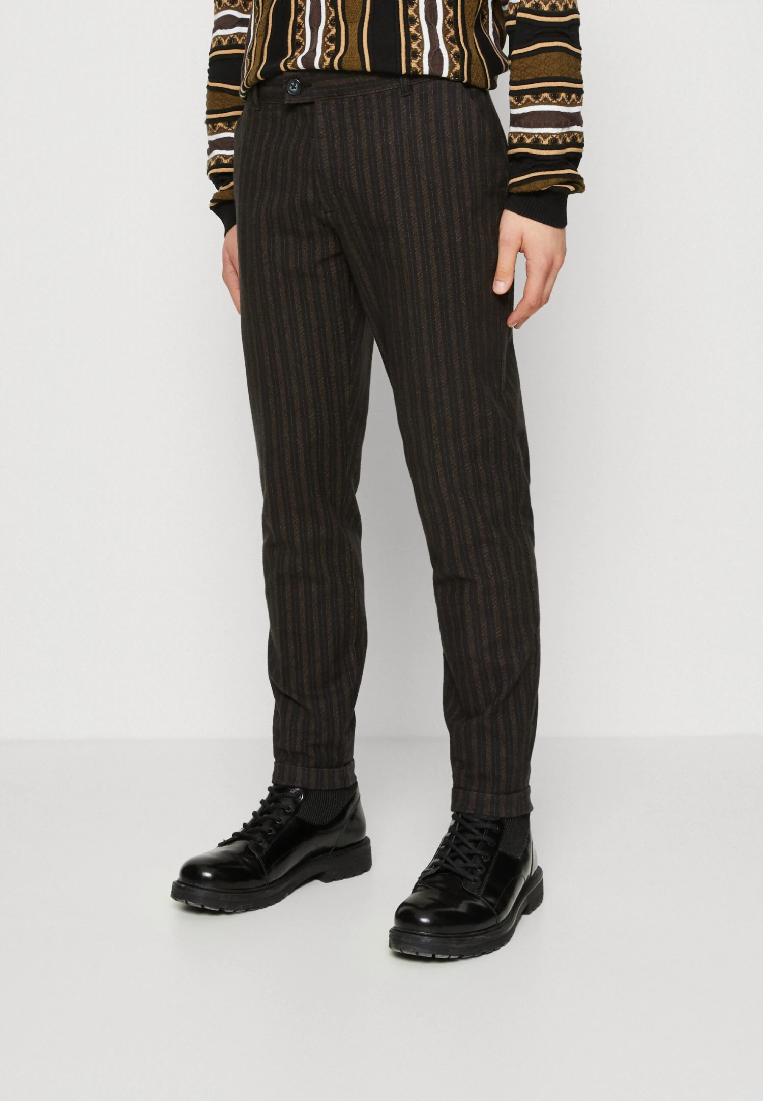 Redefined Rebel Ercan Pants - Chino - Black Stripe